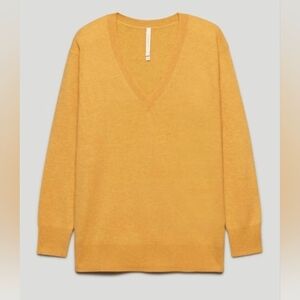 The Group Babaton Soft Merino V neck sweater mustard gold orange size small